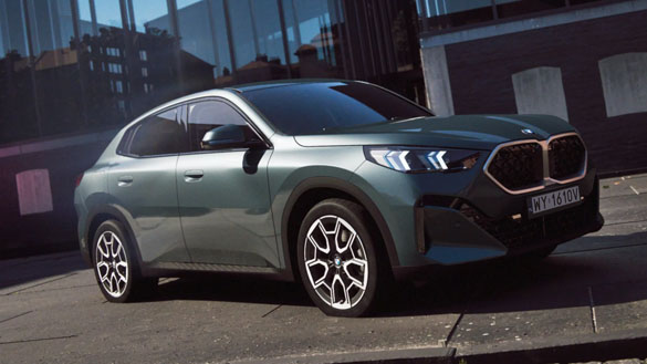 BMW X2.